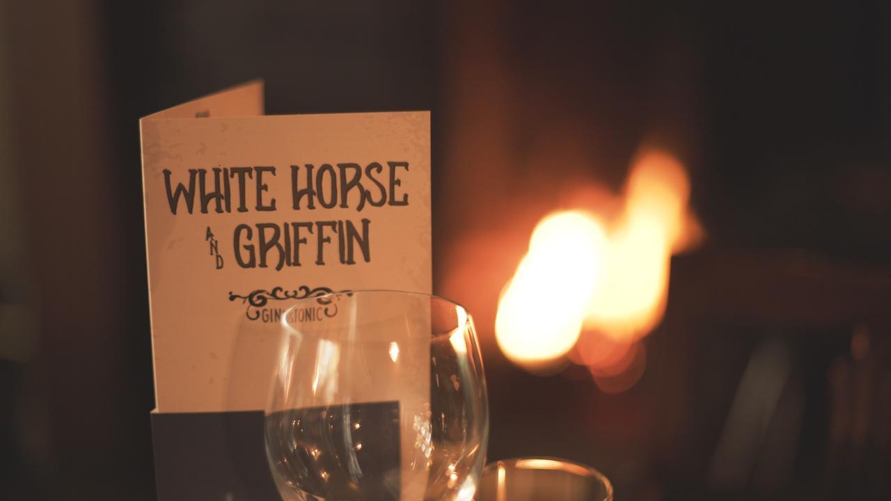 White Horse & Griffin 호텔 휫비 외부 사진